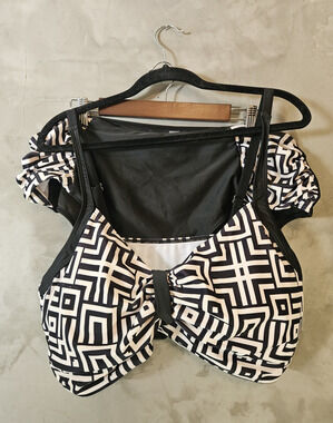 Women’s 2-Piece Bikini Set 5XL Plus Black/White Geometric High-Waist Wide Strap